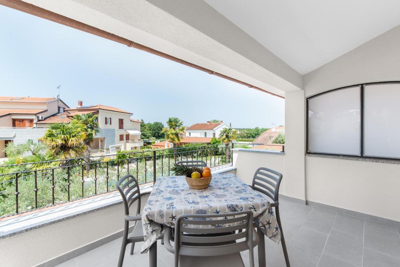 Villa Hope - Apartments With Shared Pool Poreč Exterior foto