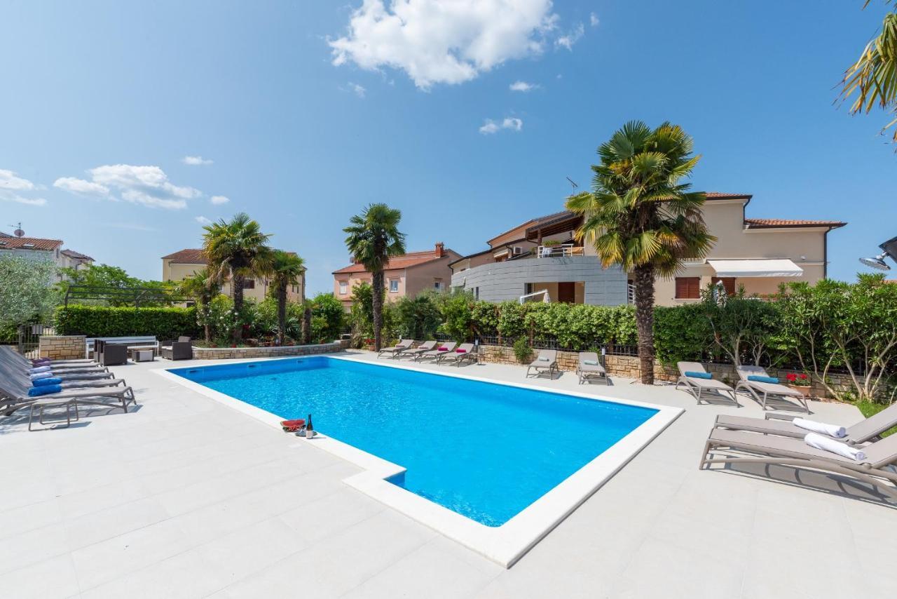 Villa Hope - Apartments With Shared Pool Poreč Exterior foto