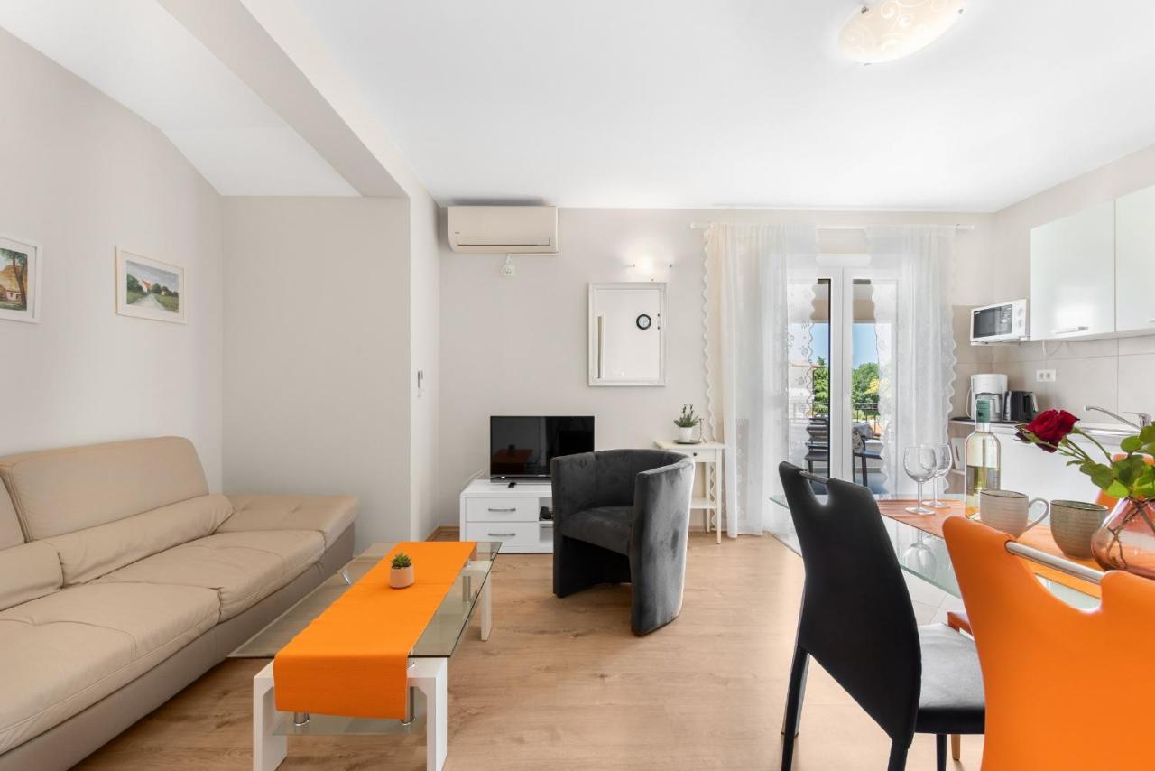 Villa Hope - Apartments With Shared Pool Poreč Exterior foto